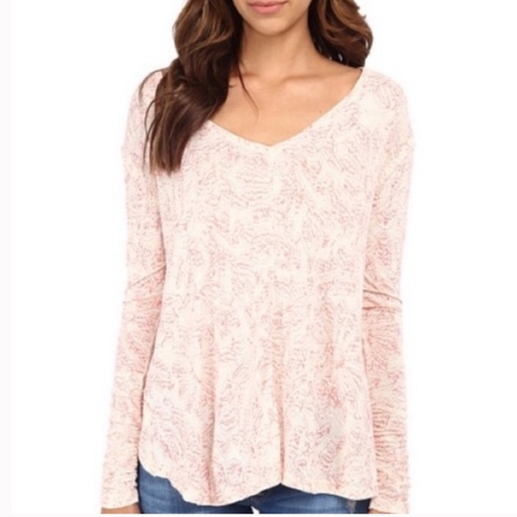 Free People Sahara Print V Neck. Reverse Hi-Low Hemline. Size: Medium - Picture 3 of 11